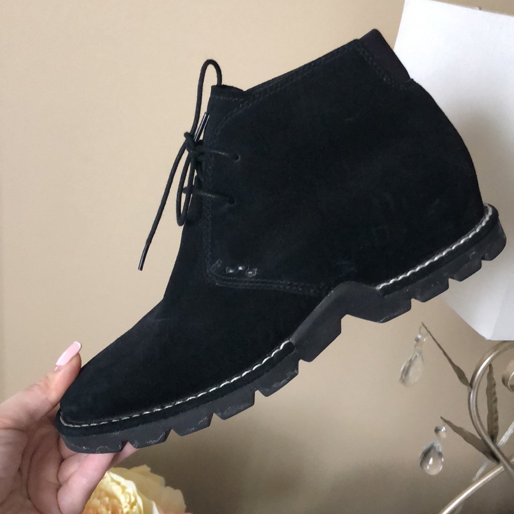 Cole Haan Black Suede Lace Up Chukka Desert Boots - Picture 2 of 9